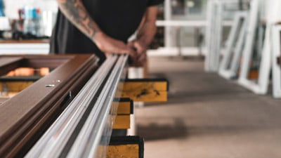Puertas de PVC y aluminio para proyectos profesionales